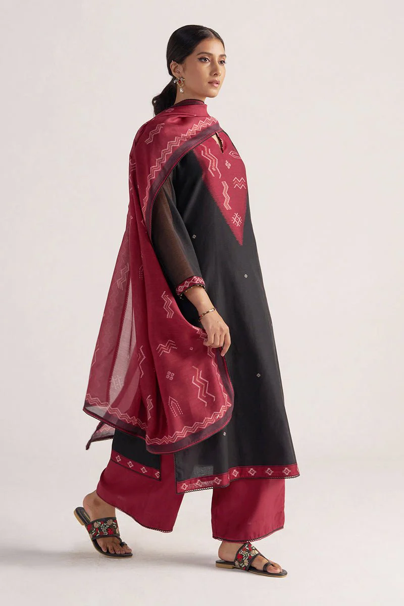Black and Maroon Woven Kurta Set - Image 6