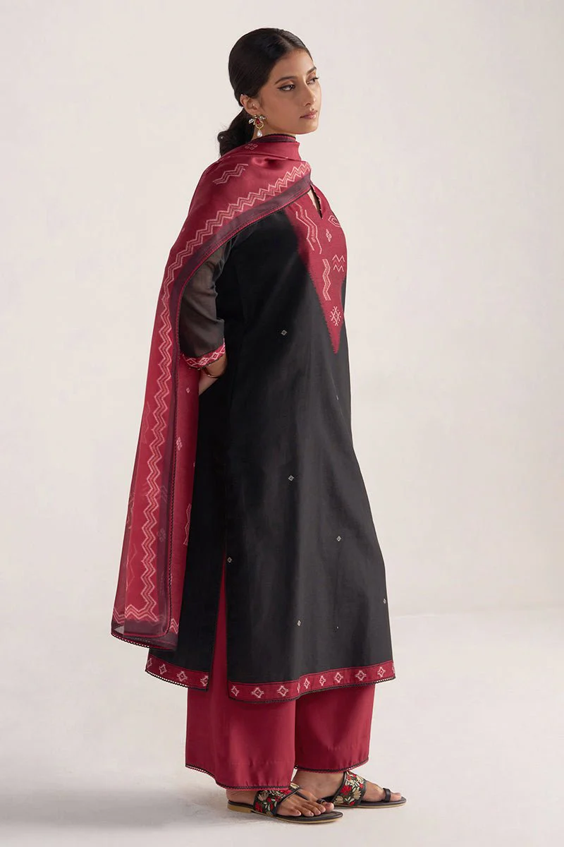 Black and Maroon Woven Kurta Set - Image 7