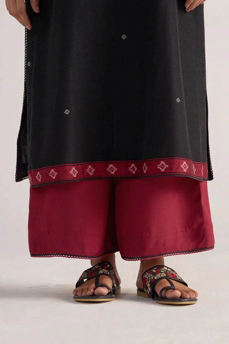 Black and Maroon Woven Kurta Set - Image 9