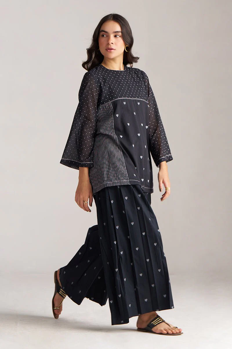 Black and White Mul-Mul Co-ord Set - Image 8