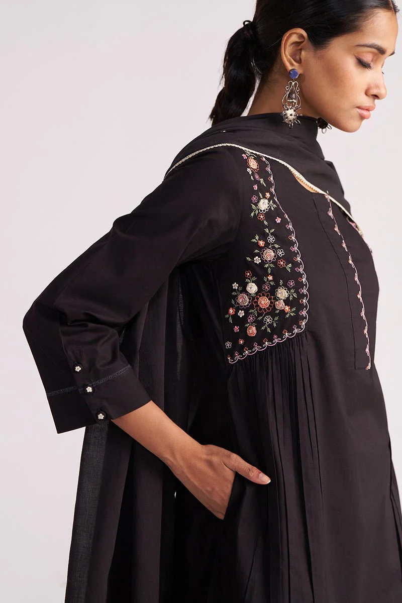 Black Embroidered Kurta Set - Image 5
