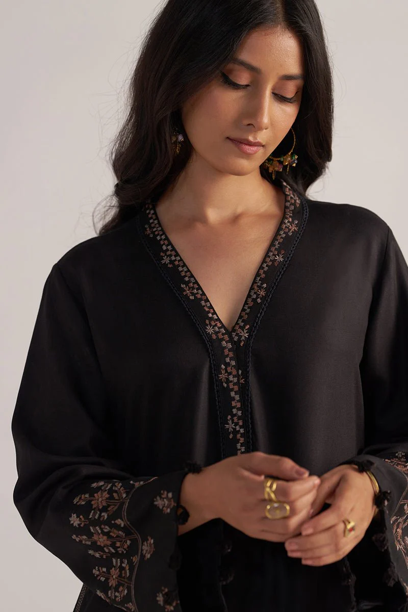Black Pashmina Kurta Set - Image 5