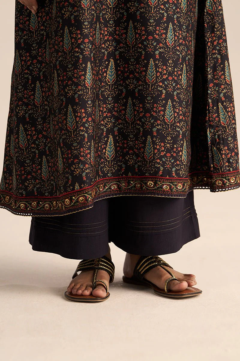 Black Silk Traditional Co-ord Set - Image 9