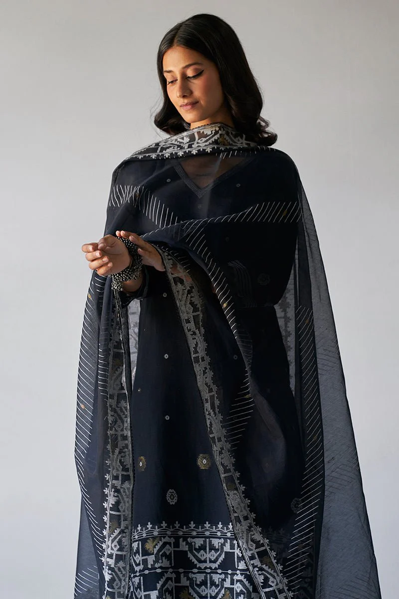 Black Woven Kurta With Viscose Chanderi Dupatta - Image 3