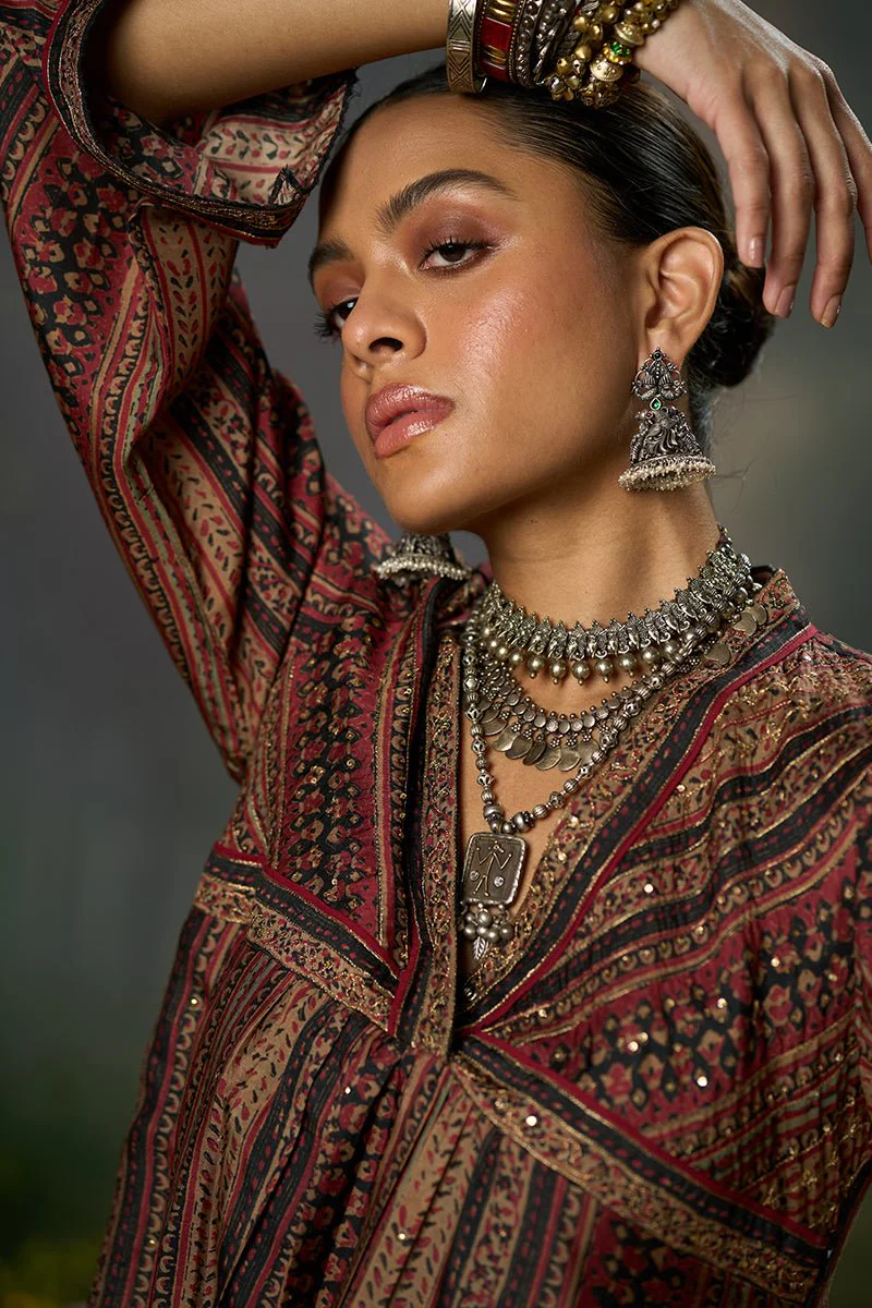 Deep Maroon and Black Silk Traditional Co-ord Set - Image 4