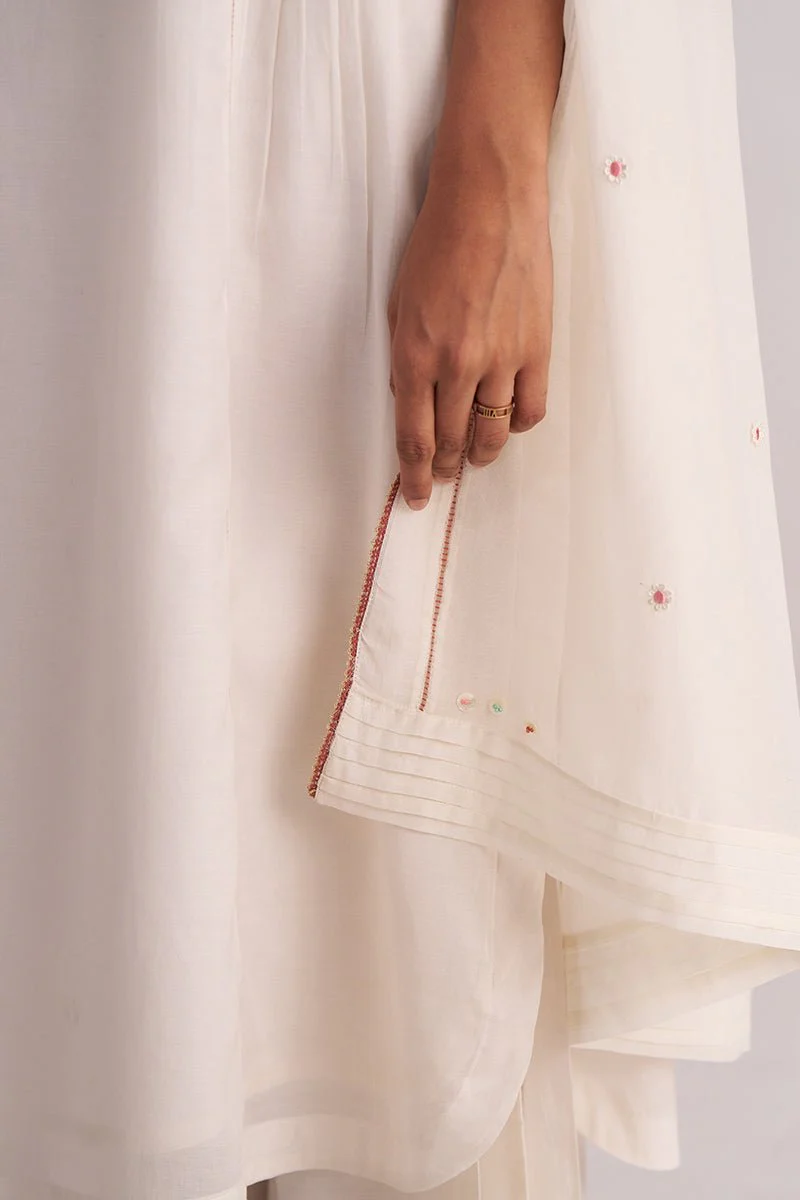 Ivory Embroidered Kurta Set - Image 4