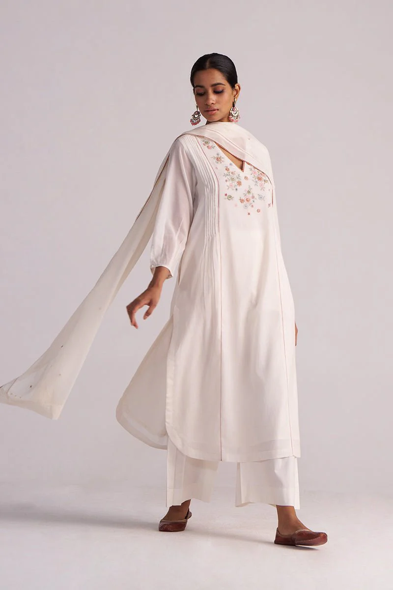 Ivory Embroidered Kurta Set - Image 7