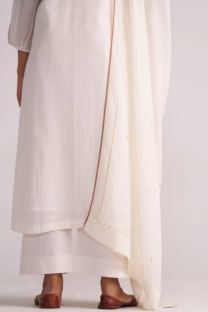 Ivory Embroidered Kurta Set - Image 9