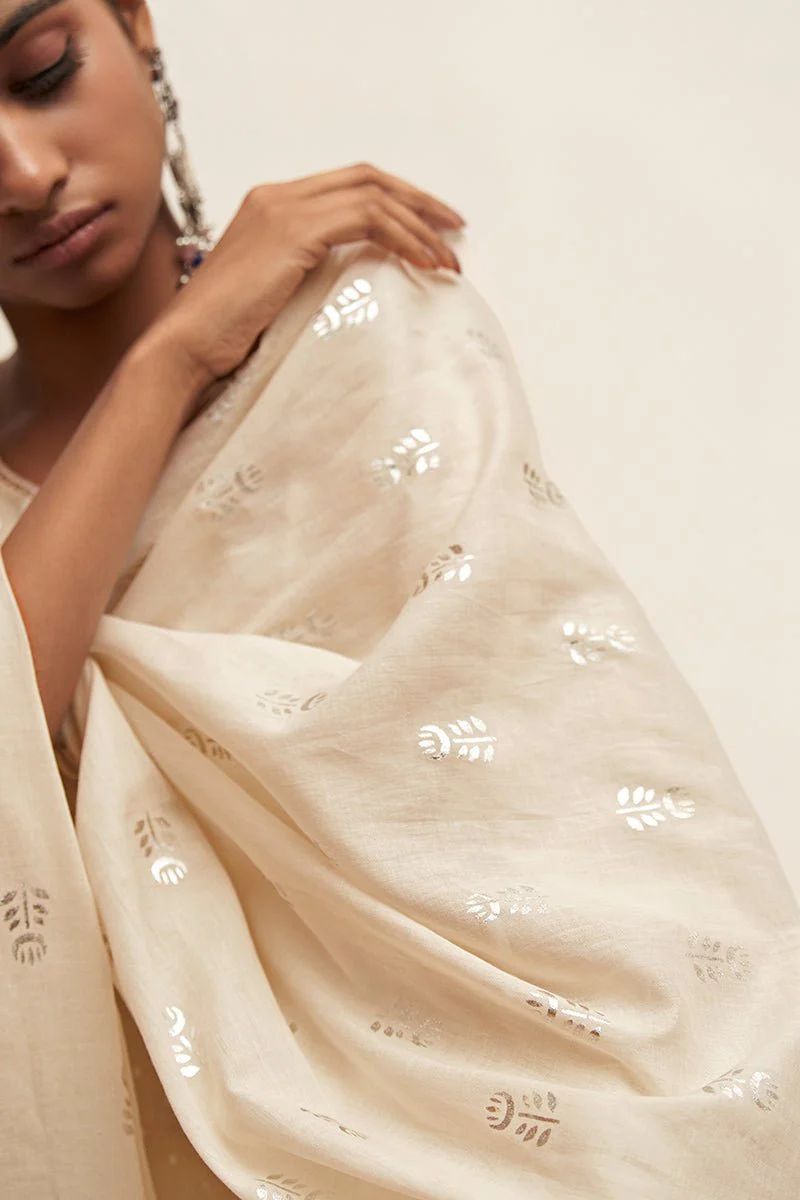 Off White Silver Woven Kurta With Foil Printed Cotton Dupatta - Image 5