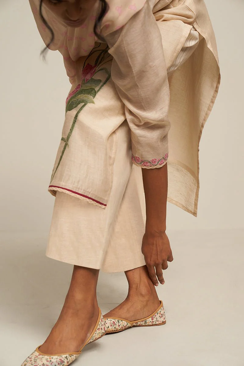 Parchment Beige Cotton Linen Woven Kurta With Lotus Printed Chiffon Dupatta - Image 5